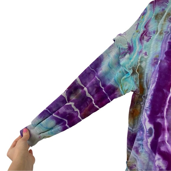 Monrow Tie Dye Sweatshirt Womens Size Medium Pullover Ruffle Purple Upcycled - Picture 4 of 12